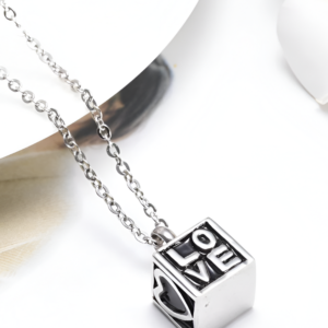 Prívesok na popol Love